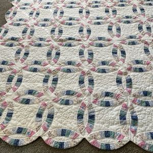 Vintage double Wedding Ring Quilt